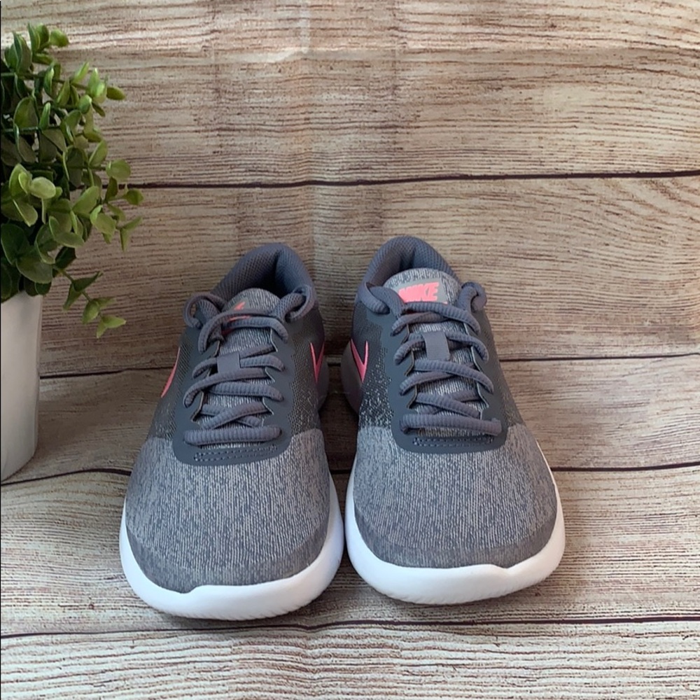 Nike, girl’s, Flex contact, Size 3.5 Y - Picture 3 of 5